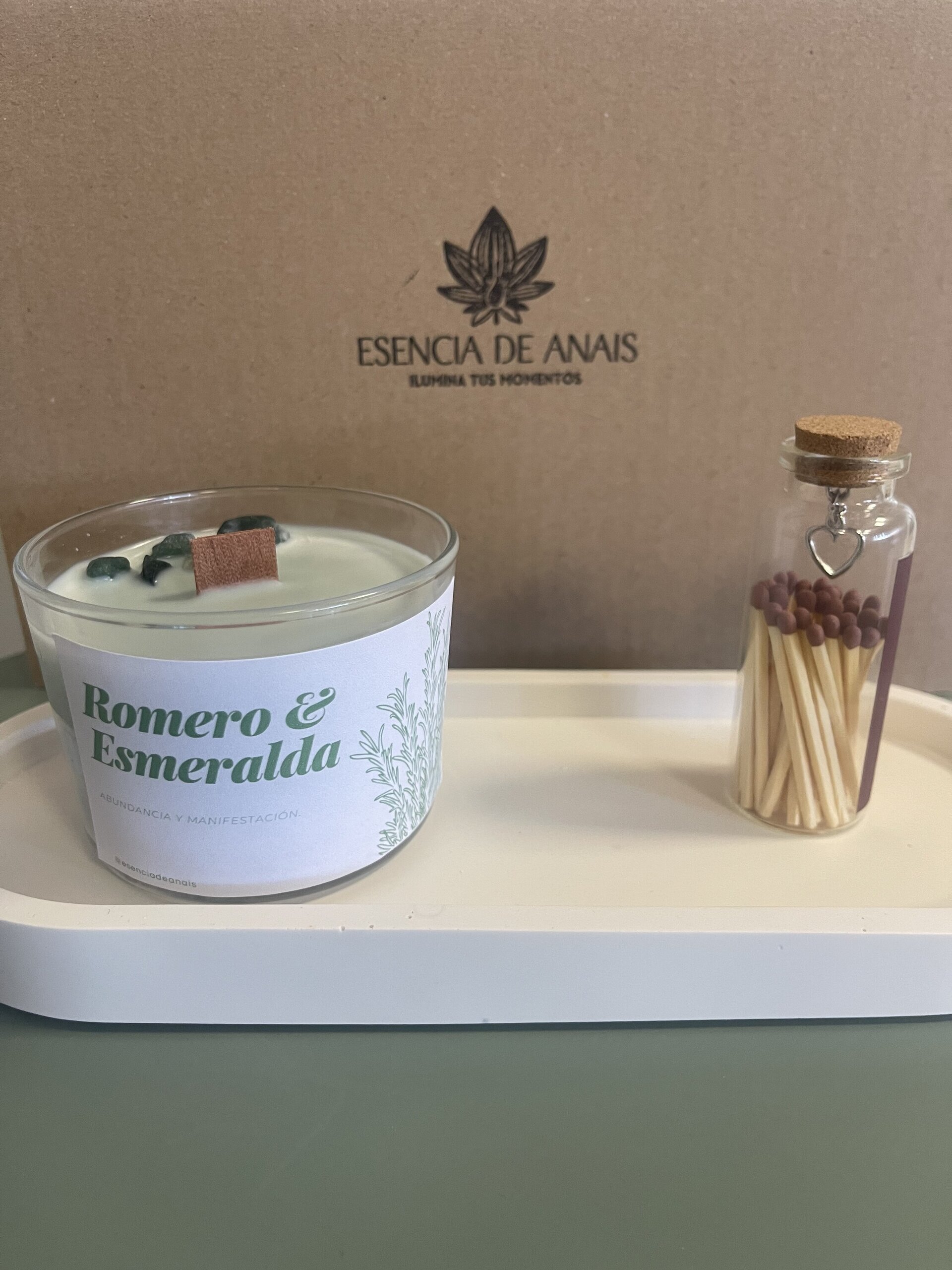 Vela aroma romero con esmeraldas. - 3