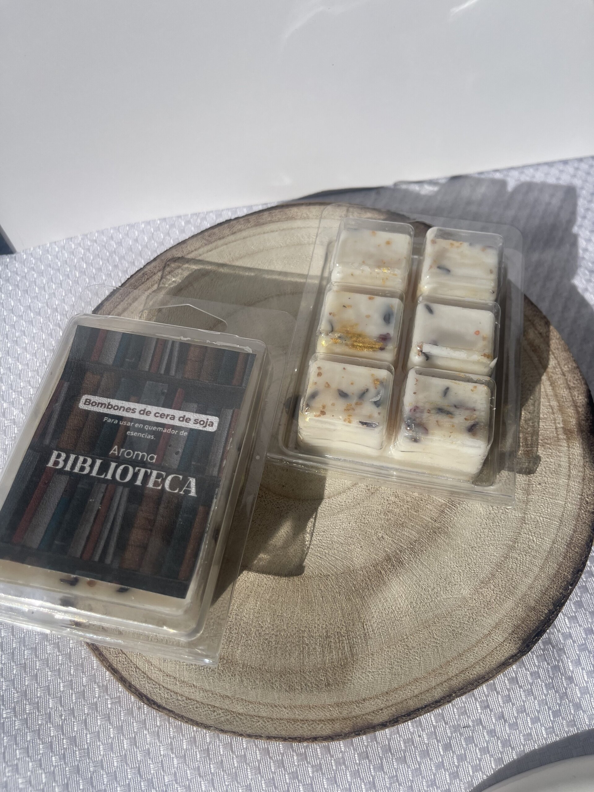 Bombones de cera aroma biblioteca. - 3
